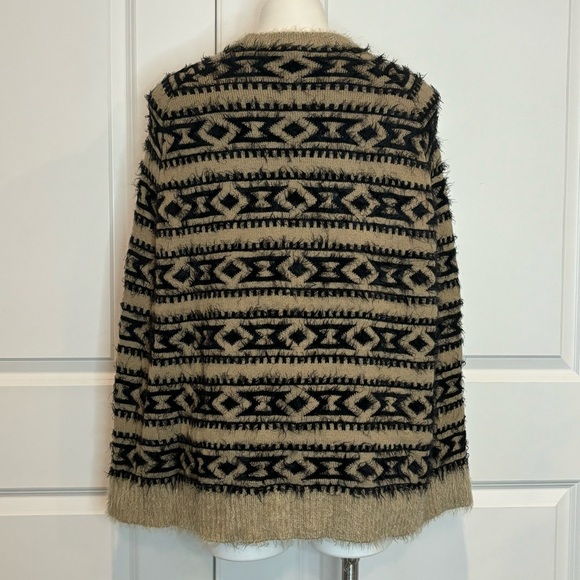 Forever 21 Exclusive Tan Black Southwest Tribal Fuzzy Poncho M (One Size) - Picture 6 of 8